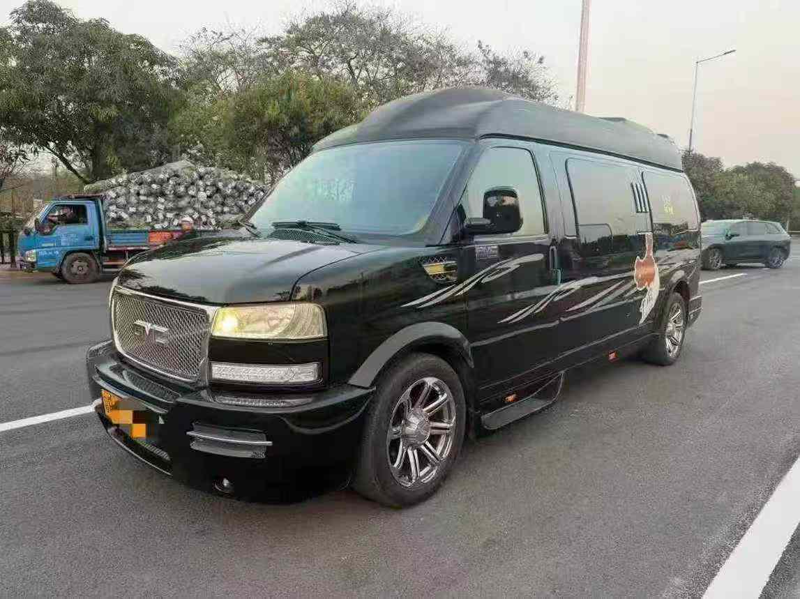 GMC Savana