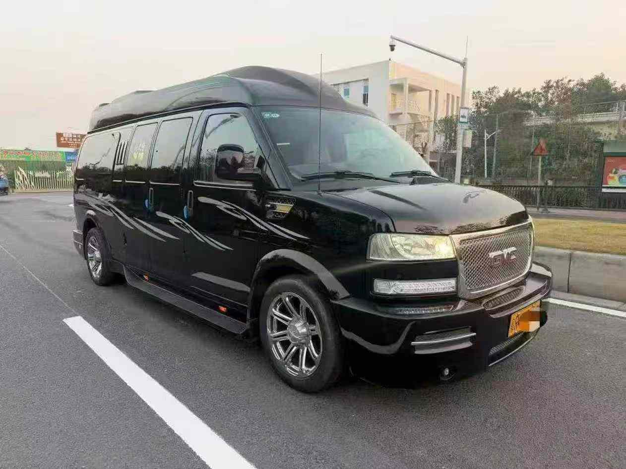 GMC Savana