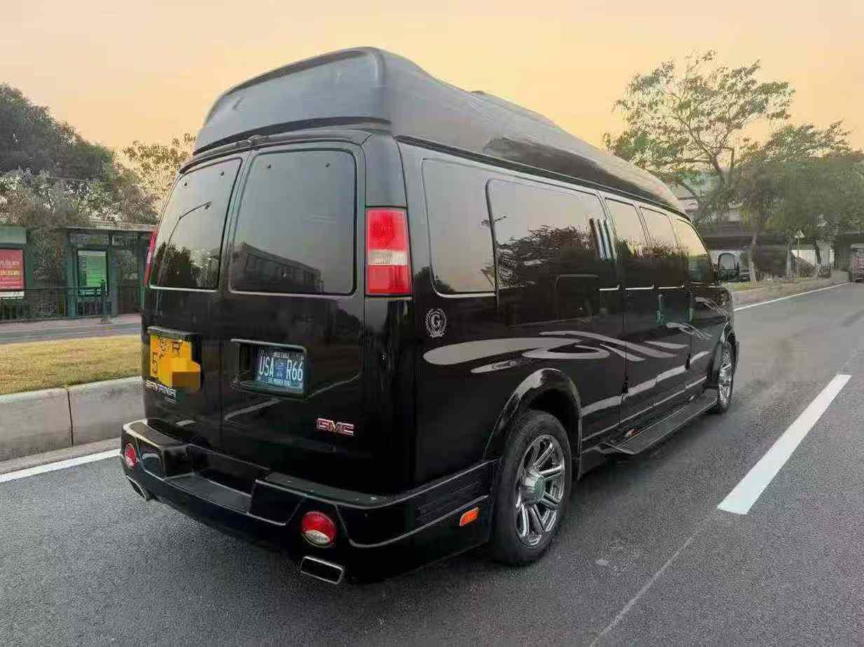 GMC Savana