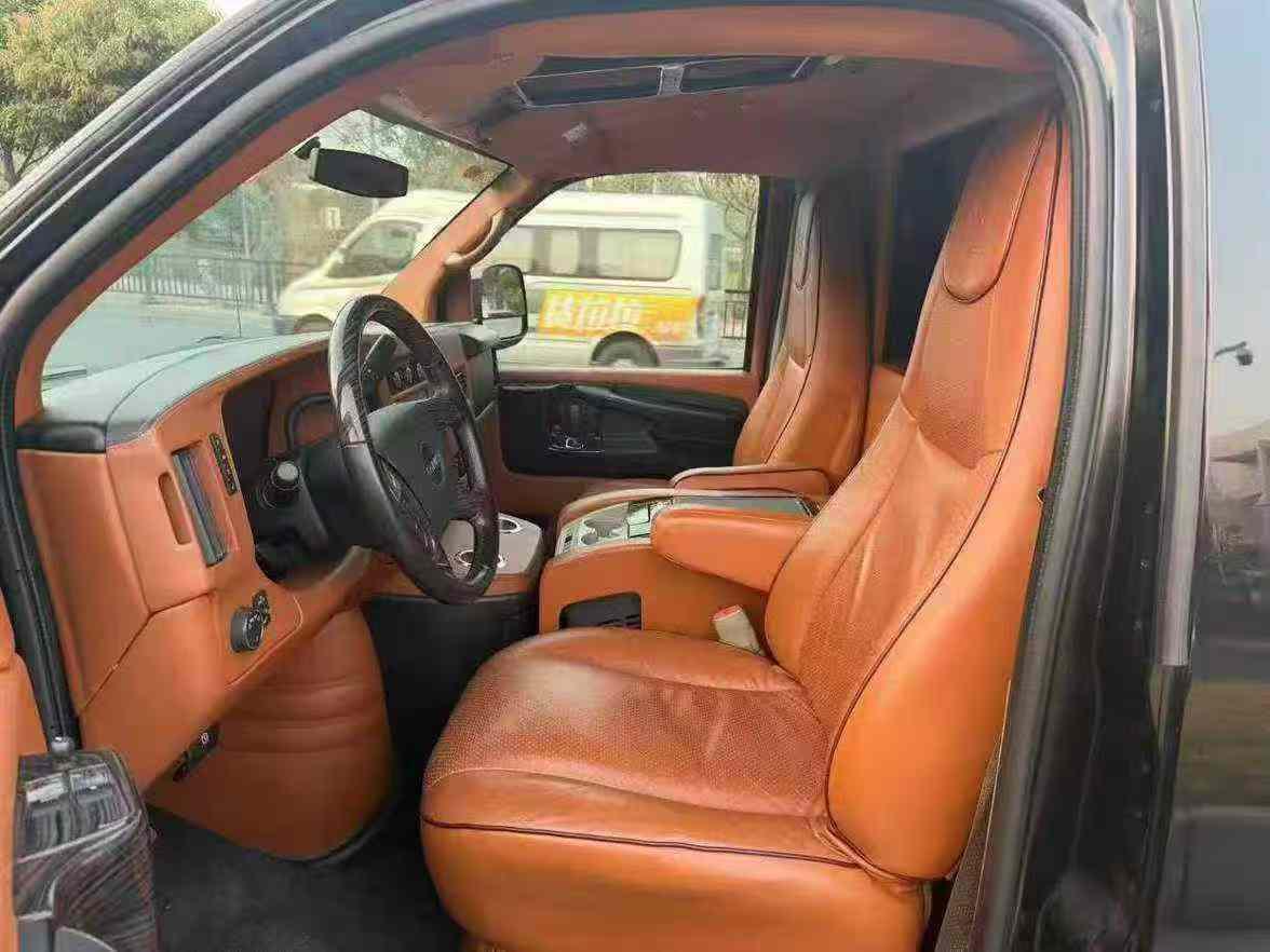 GMC Savana