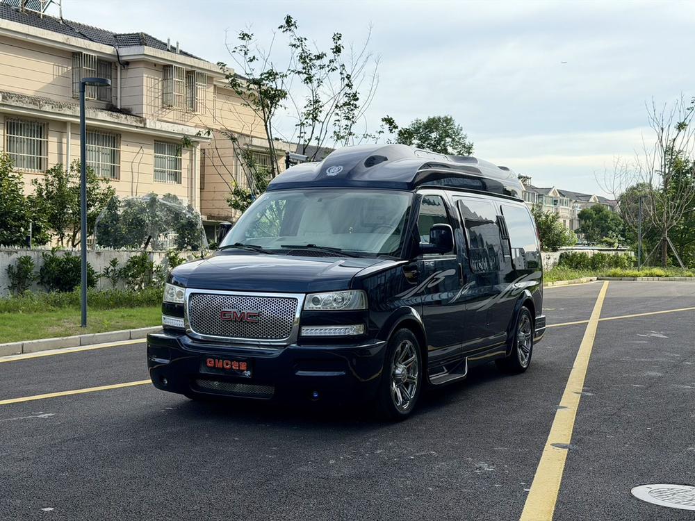 GMC Savana