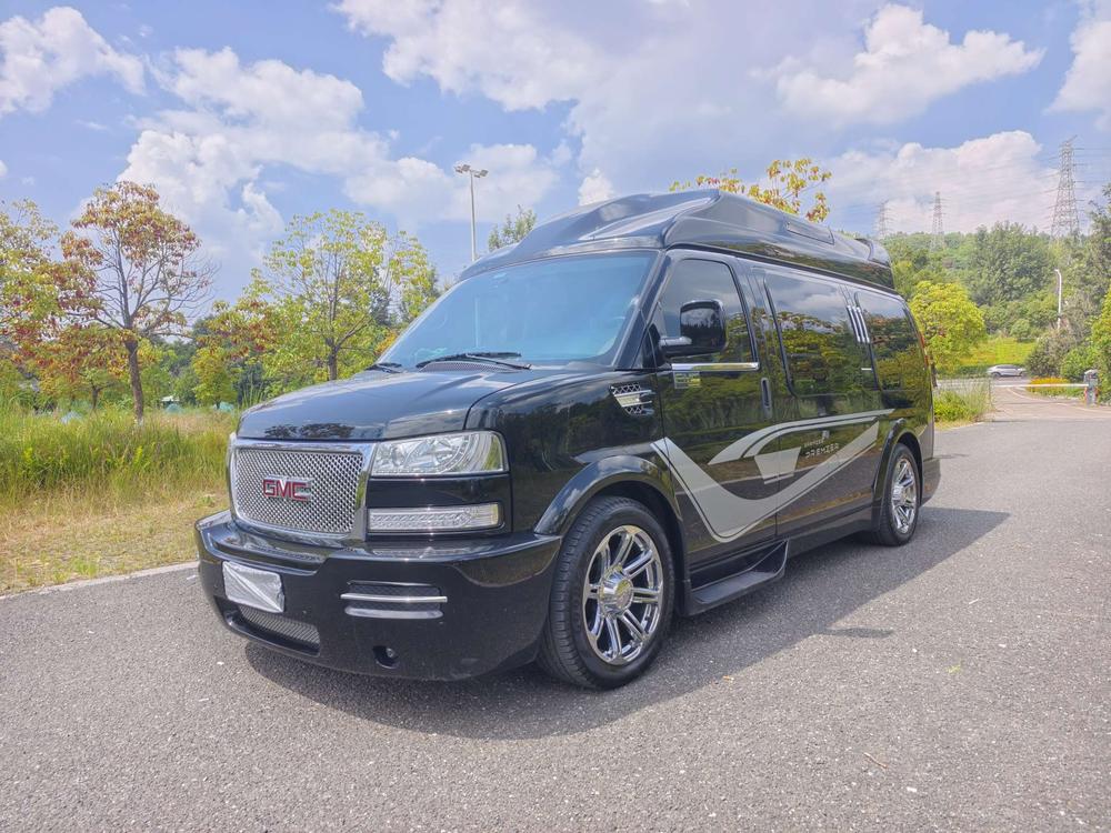 GMC Savana