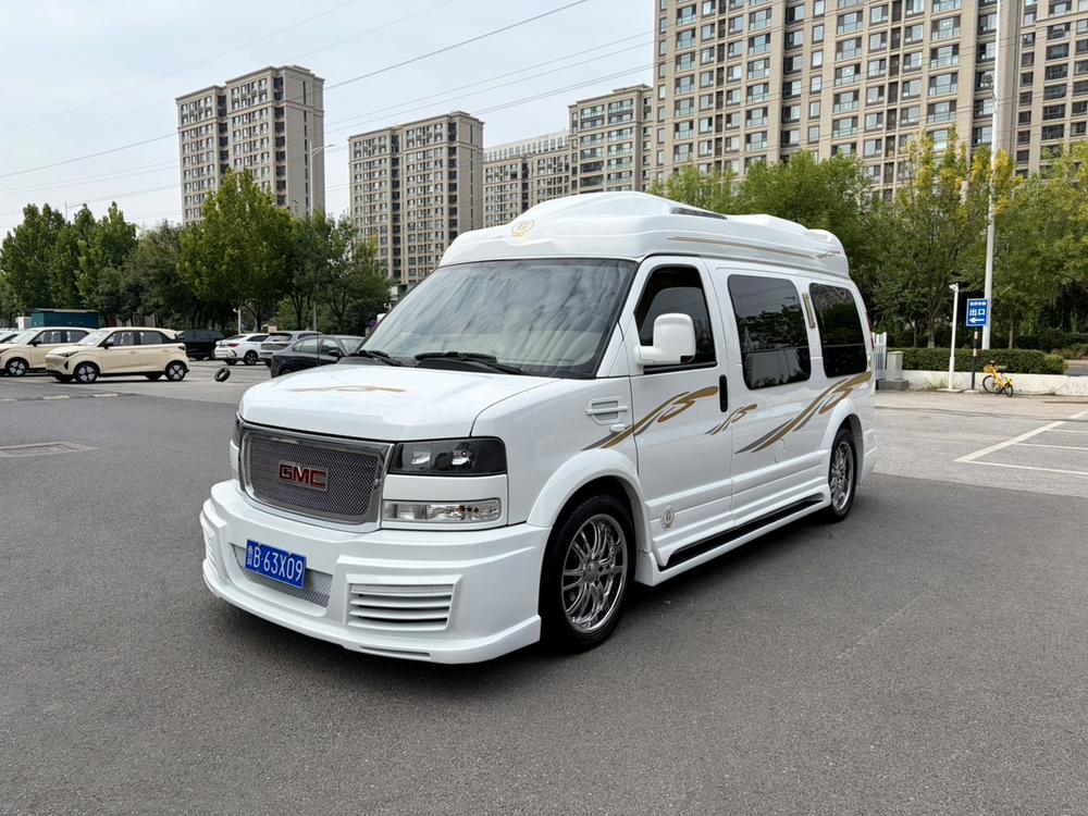 GMC Savana