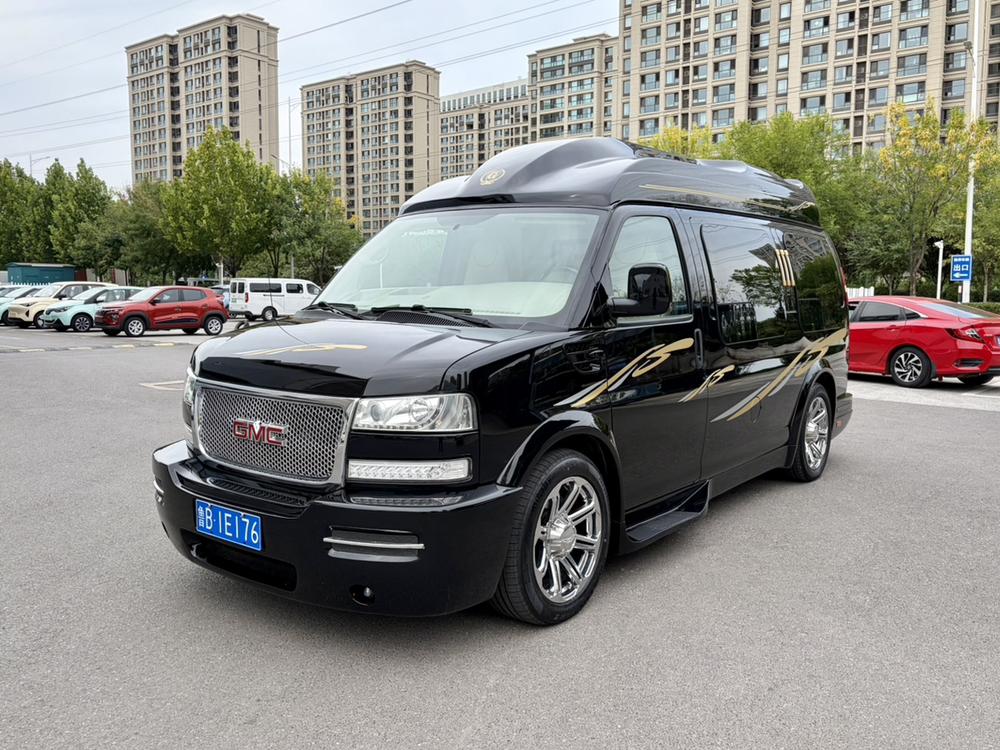 GMC Savana
