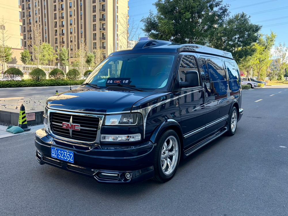 GMC Savana