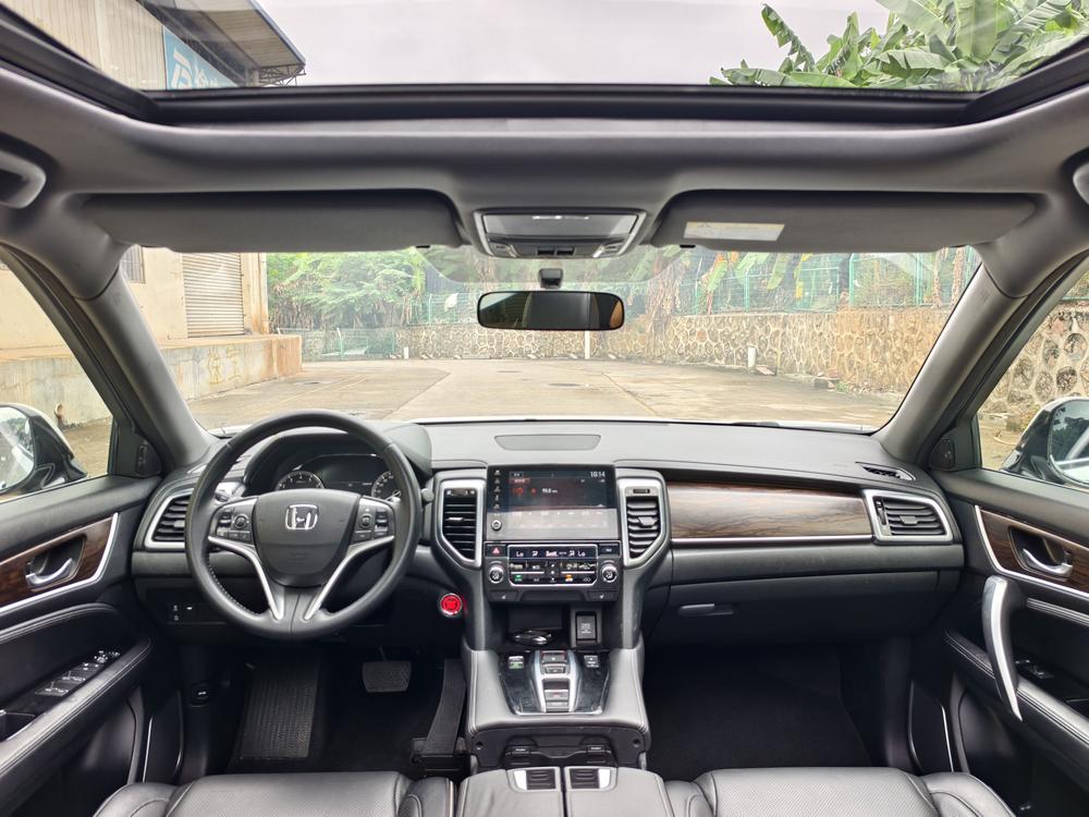 Honda Honda UR-V