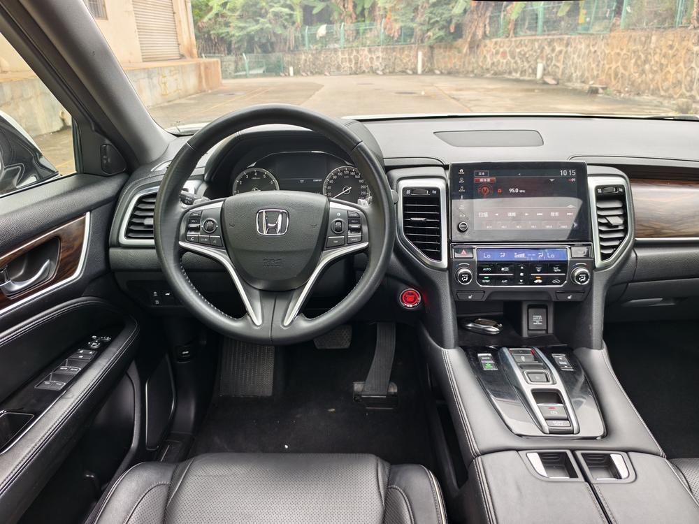 Honda Honda UR-V