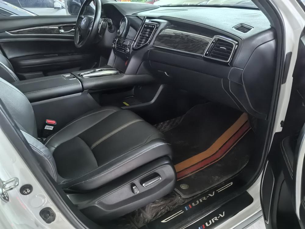 Honda Honda UR-V