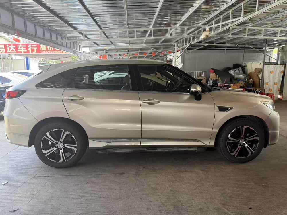 Honda Honda UR-V