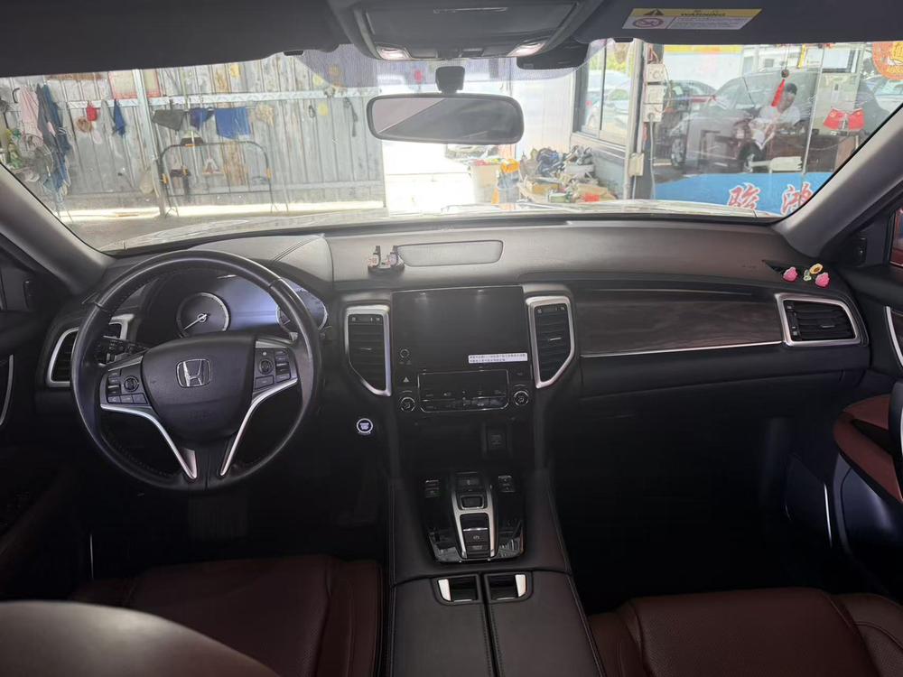 Honda Honda UR-V