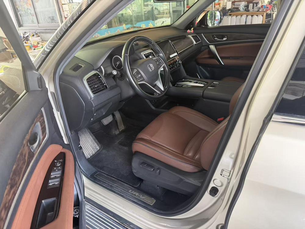 Honda Honda UR-V