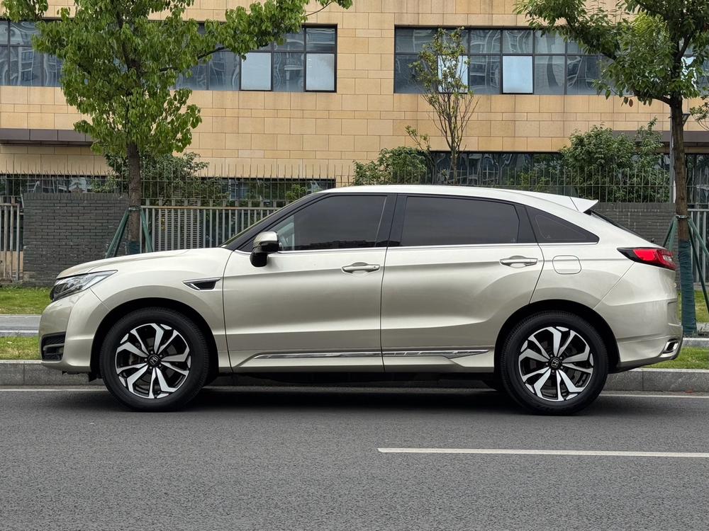 Honda Honda UR-V