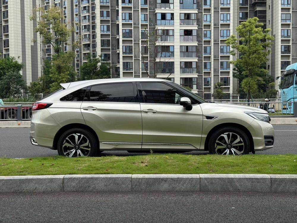 Honda Honda UR-V