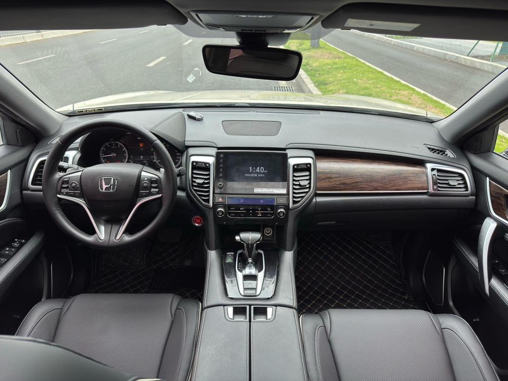 Honda Honda UR-V