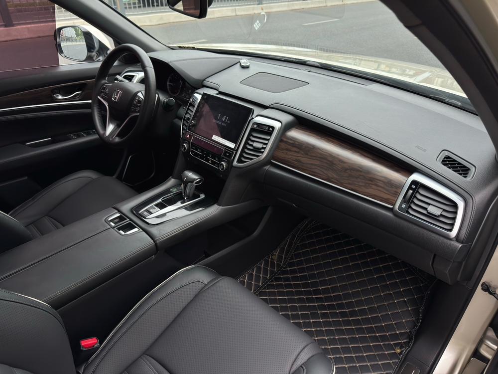 Honda Honda UR-V