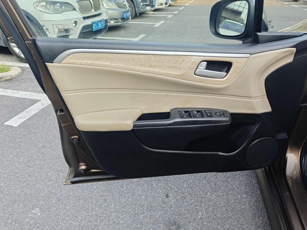Honda Jade