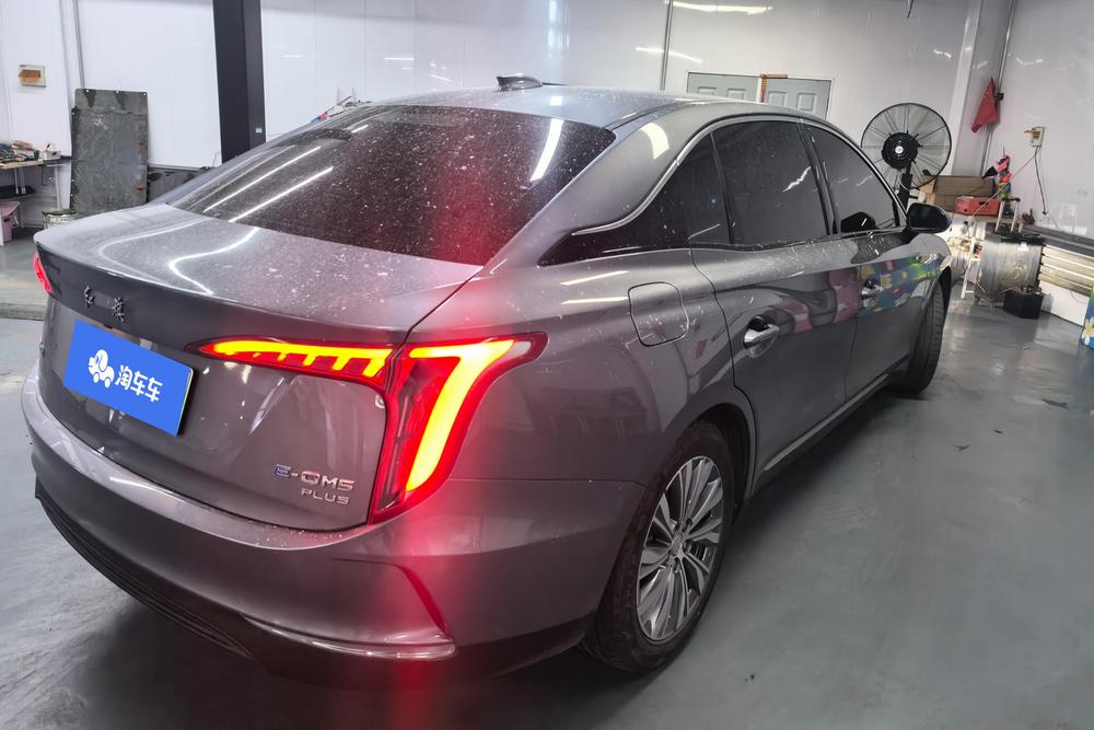 Hongqi Hongqi E-QM5