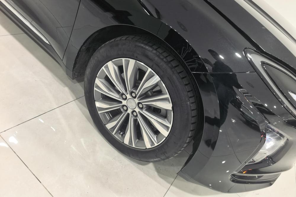 Hongqi Hongqi E-QM5