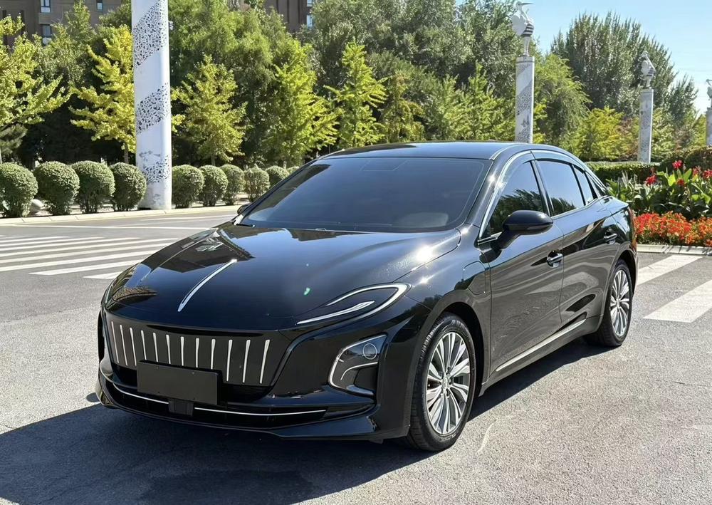 Hongqi Hongqi E-QM5