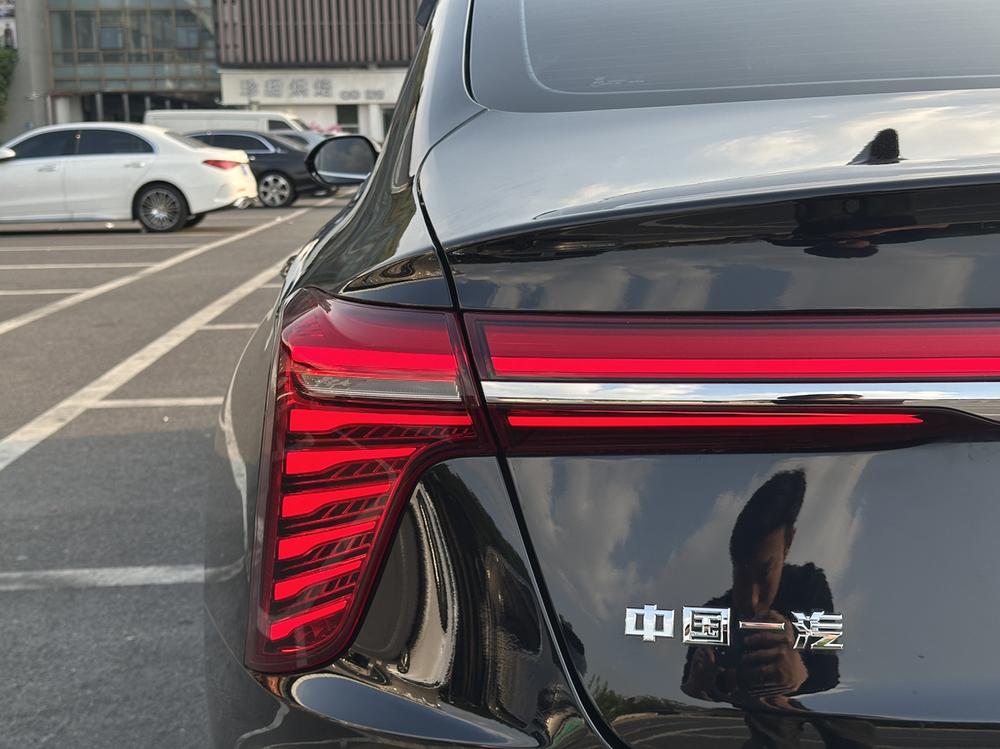 Hongqi Hongqi H5
