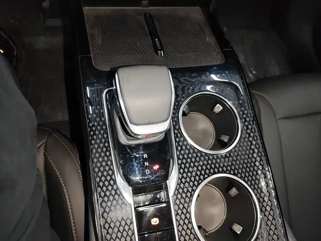 Hongqi Hongqi HS3 PHEV
