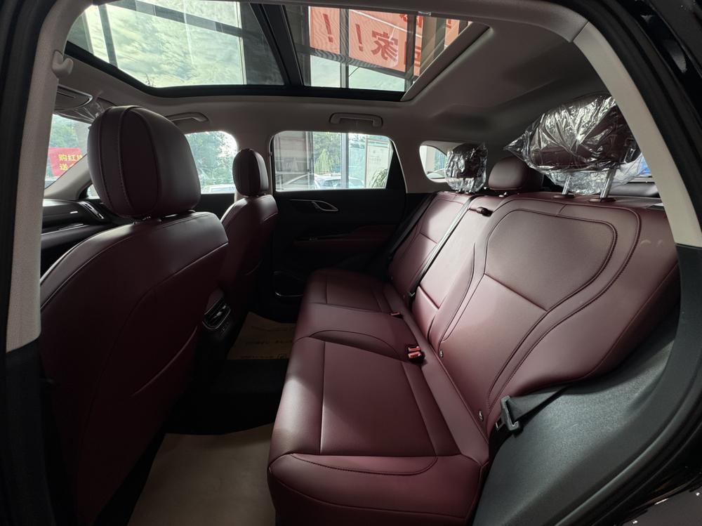 Hongqi Hongqi HS3