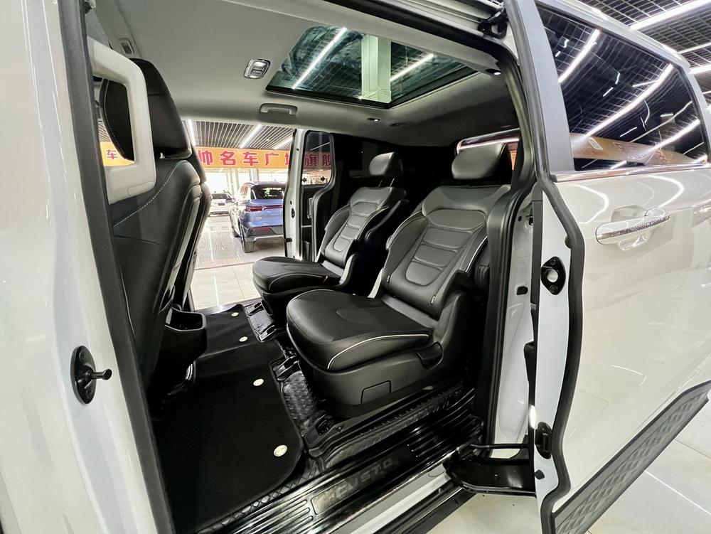 Hyundai Custo