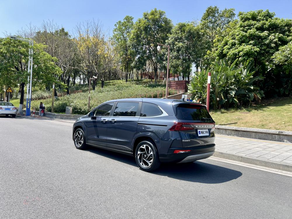Hyundai Custo