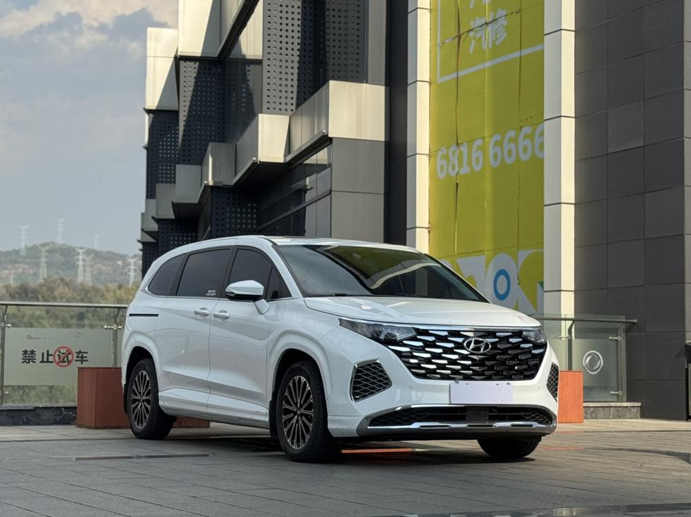 Hyundai Custo