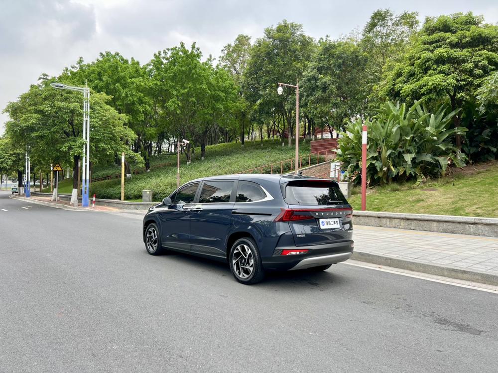 Hyundai Custo