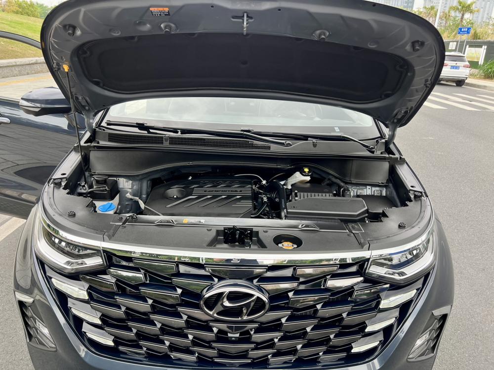 Hyundai Custo