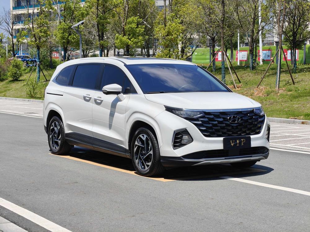 Hyundai Custo