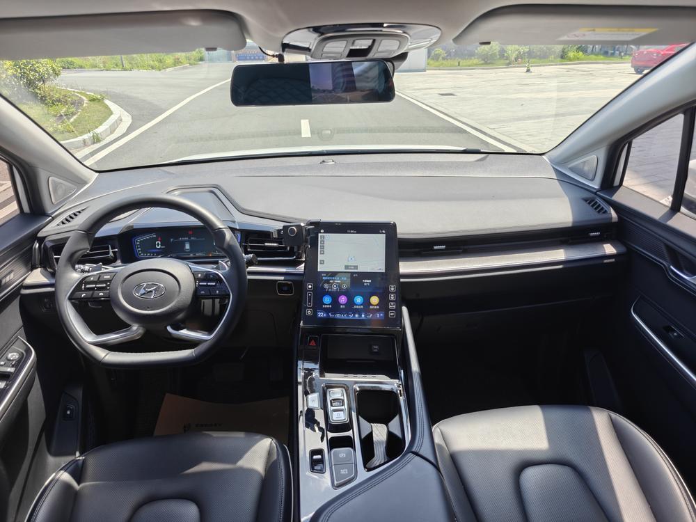 Hyundai Custo