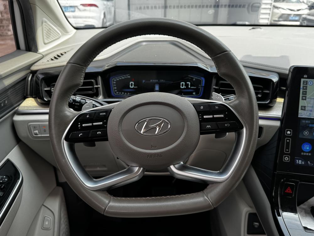 Hyundai Custo