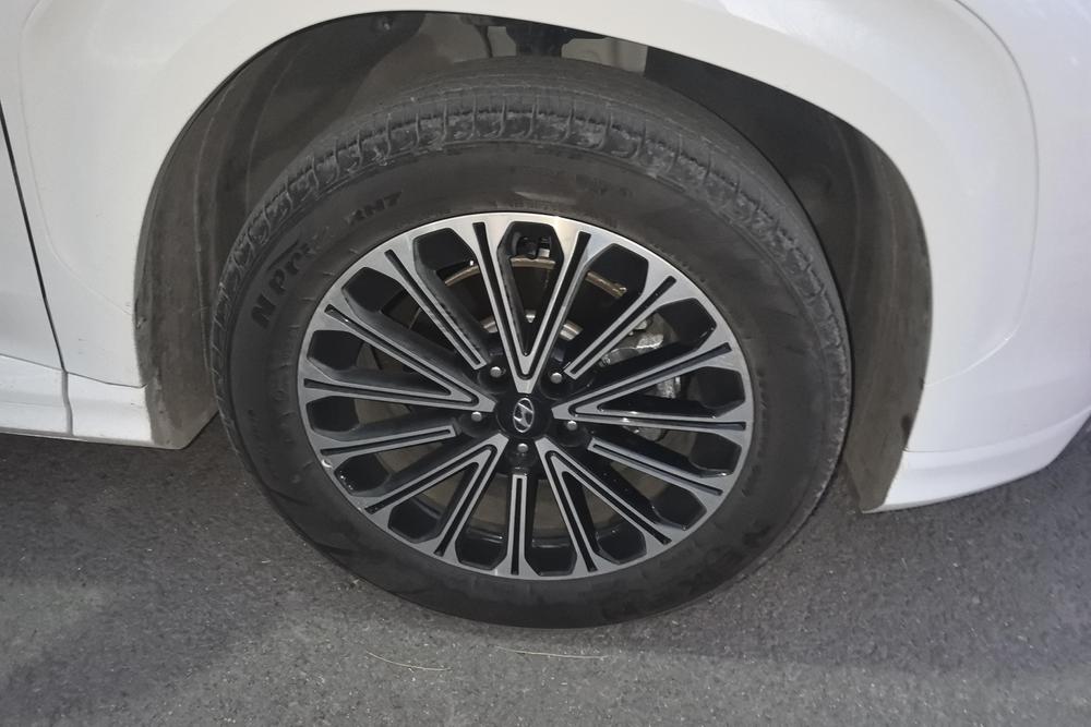 Hyundai Custo