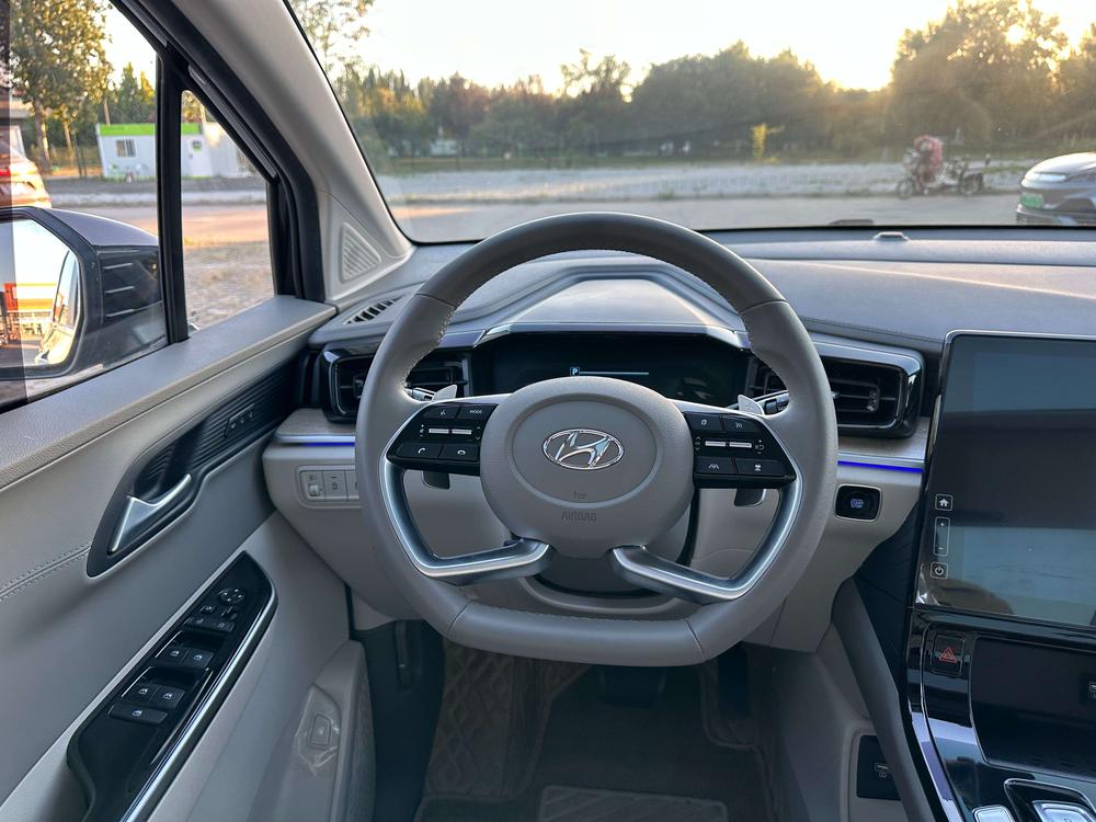 Hyundai Custo