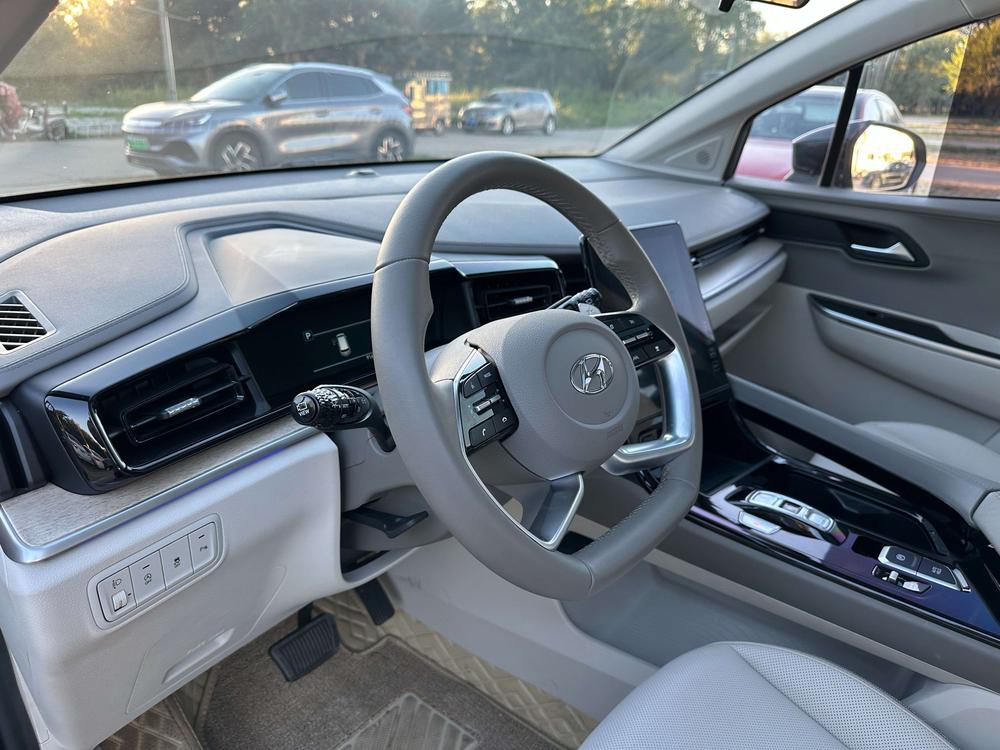 Hyundai Custo