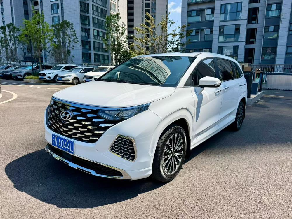Hyundai Custo