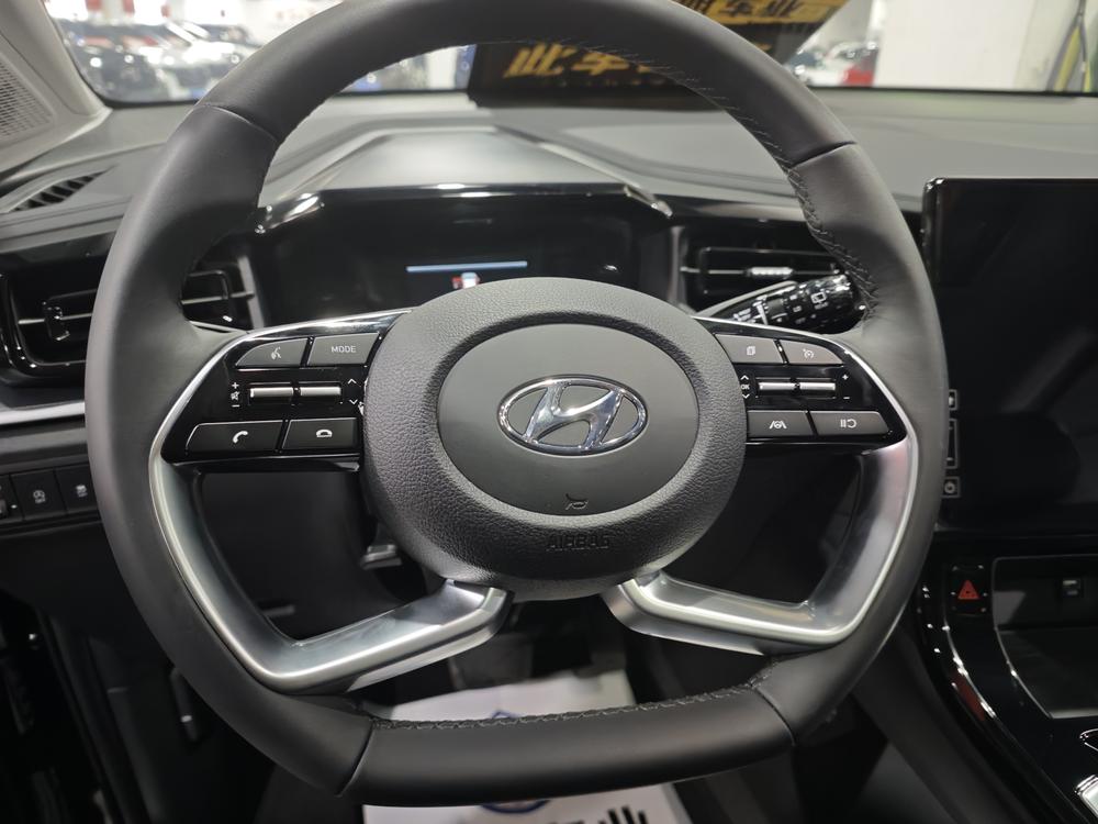Hyundai Custo