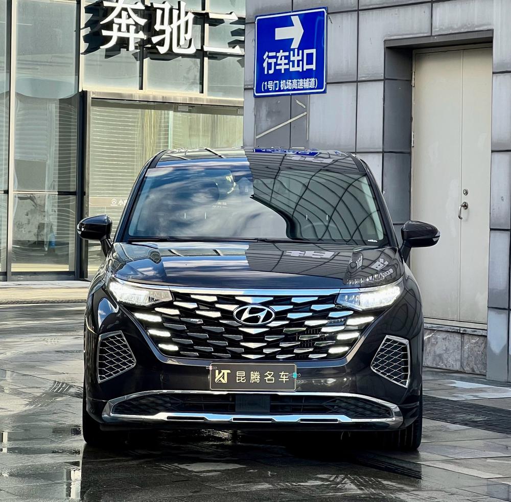 Hyundai Custo