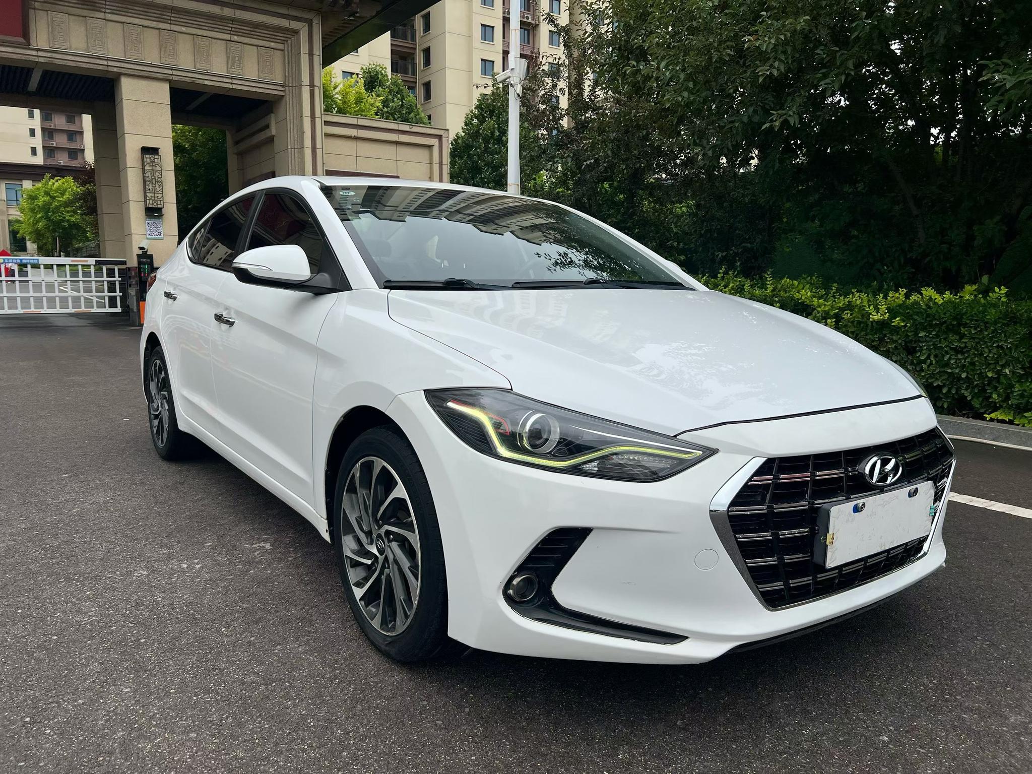 Hyundai Elantra Lingdong