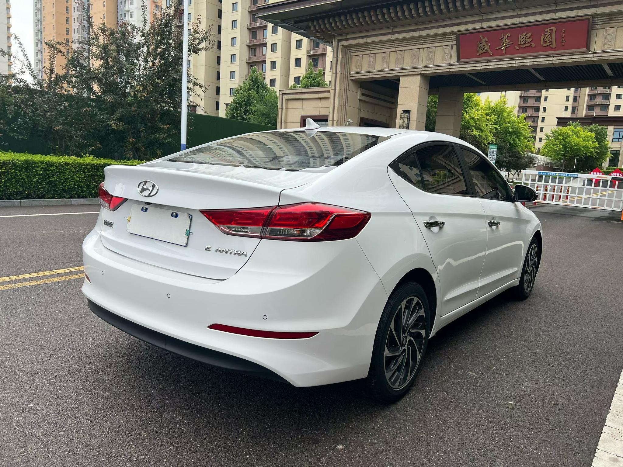 Hyundai Elantra Lingdong