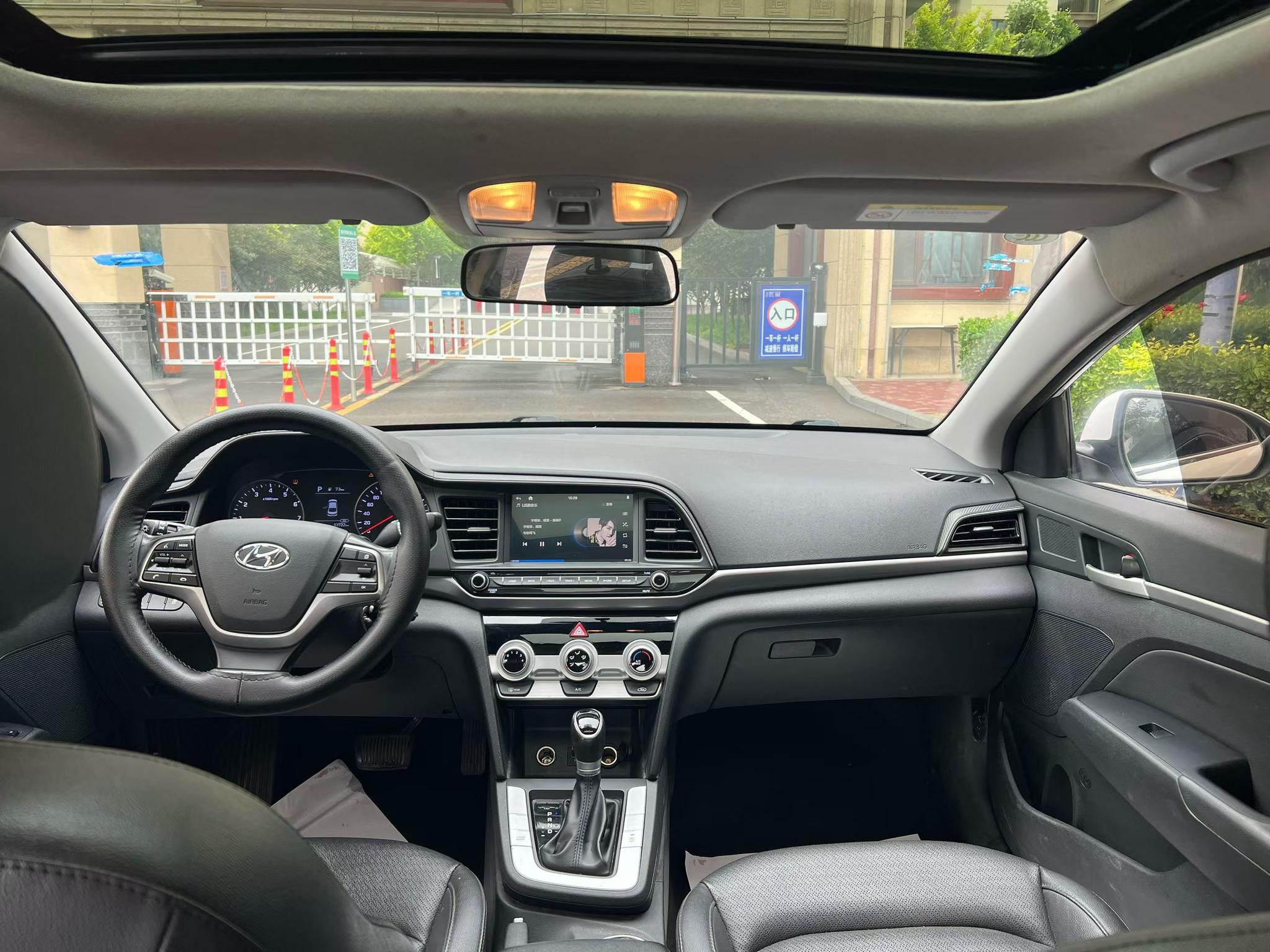Hyundai Elantra Lingdong