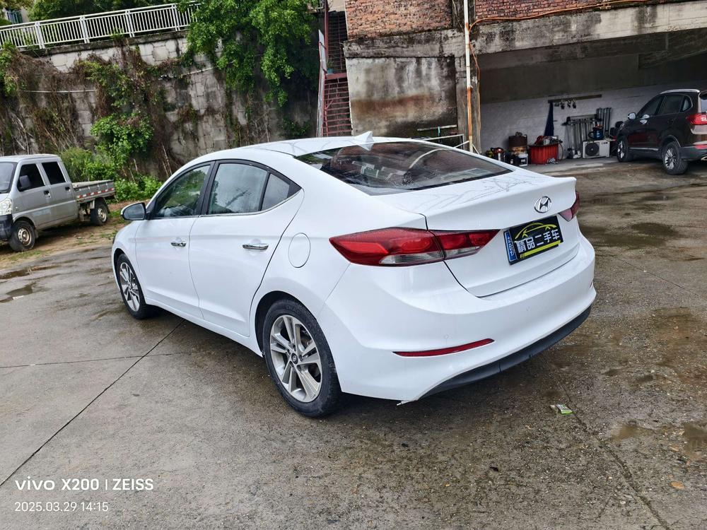 Hyundai Elantra Lingdong