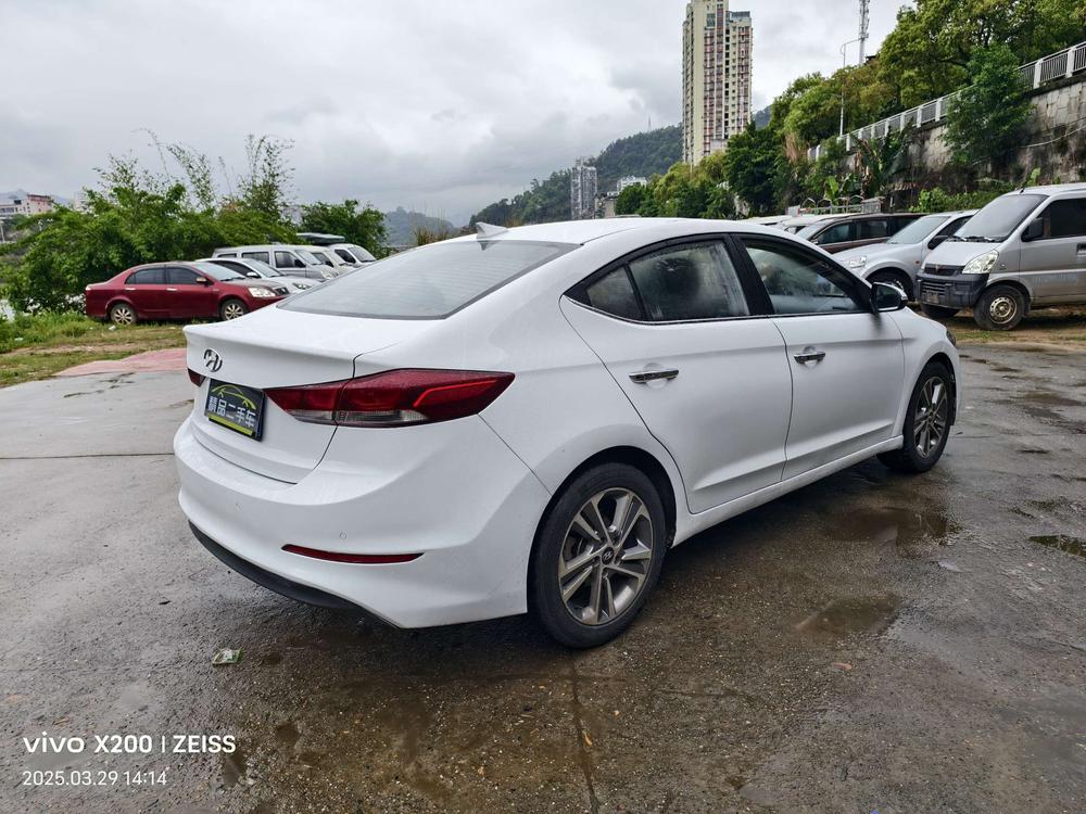 Hyundai Elantra Lingdong