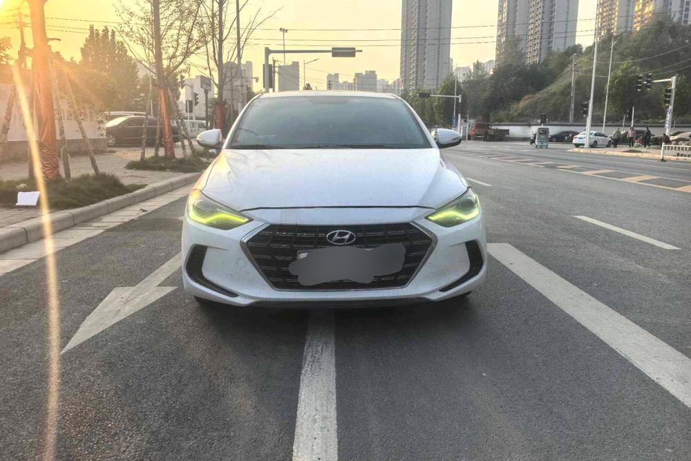 Hyundai Elantra Lingdong