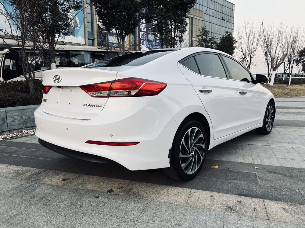 Hyundai Elantra Lingdong