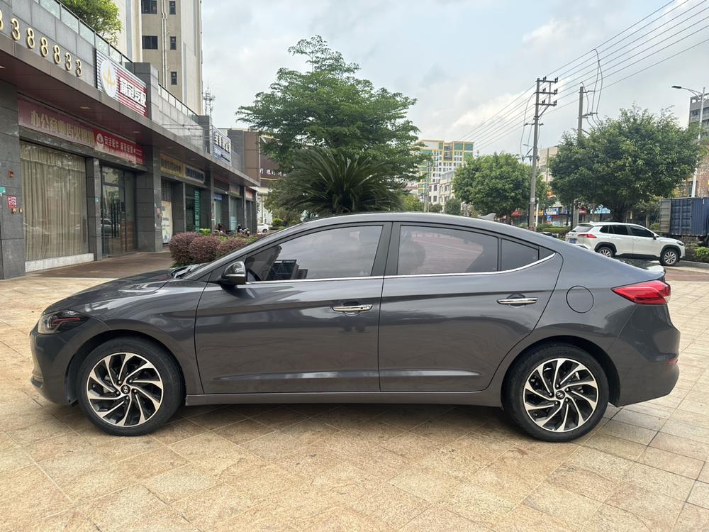 Hyundai Elantra Lingdong