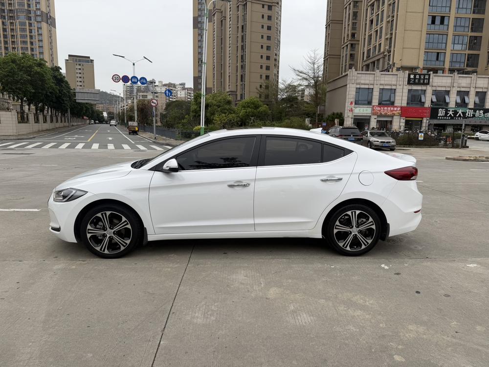 Hyundai Elantra Lingdong