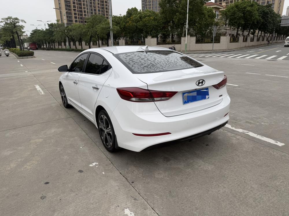 Hyundai Elantra Lingdong